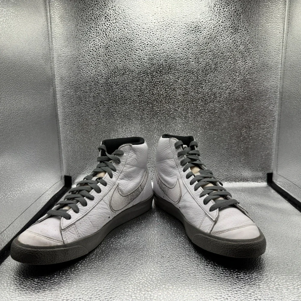 Size 9.5 Nike Blazer Mid 77 Sneakers Mens White Excellent 50 Years of Hip Hop
